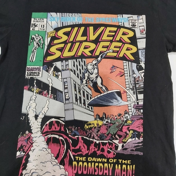 Marvel T-shirt - Picture 2 of 3